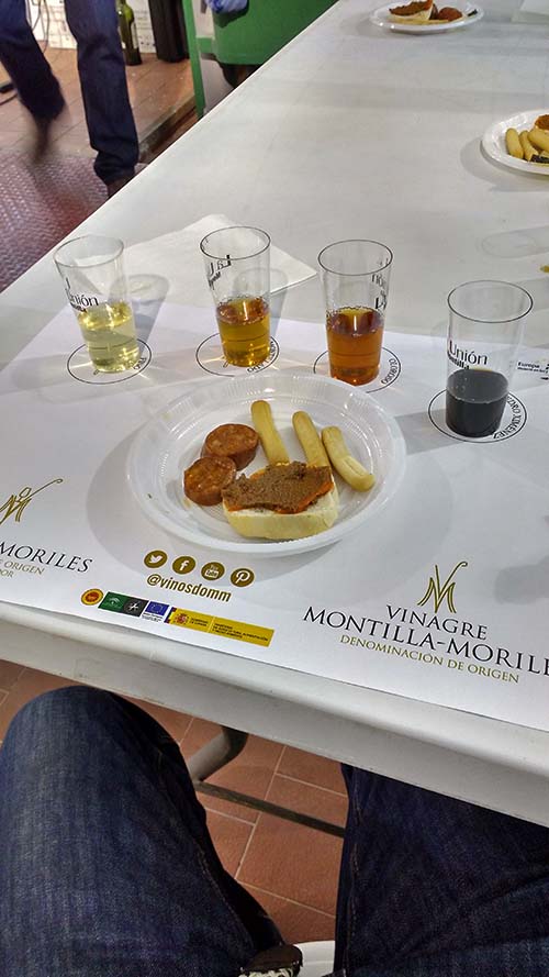 los 4 vinos mas importantes de montilla y un plato de embutidos