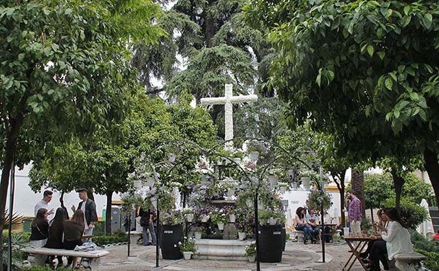 Cruz de Mayo del Jardín de Dueñas