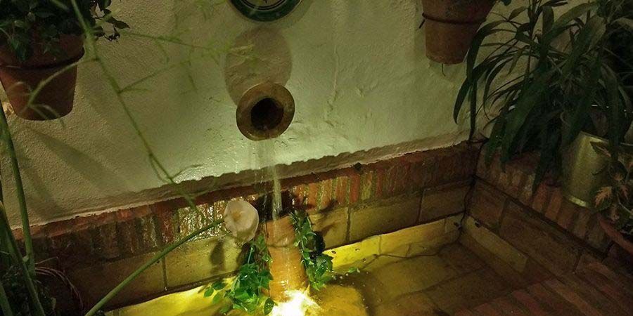 fuente en el patio de Ocaña número 19