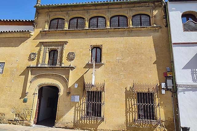 Entrada del museo de Julio Romero de torres