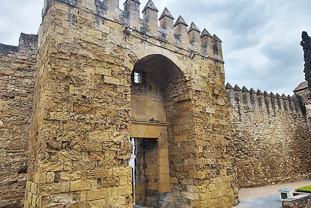 Entrada de la puerta de Almodóvar en Córdoba