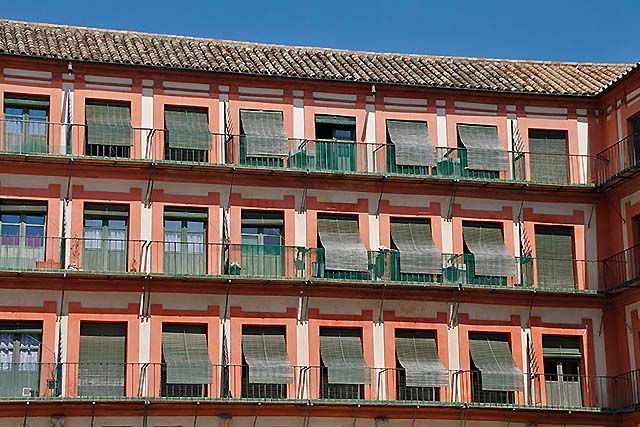 fachada de la plaza de la corredera