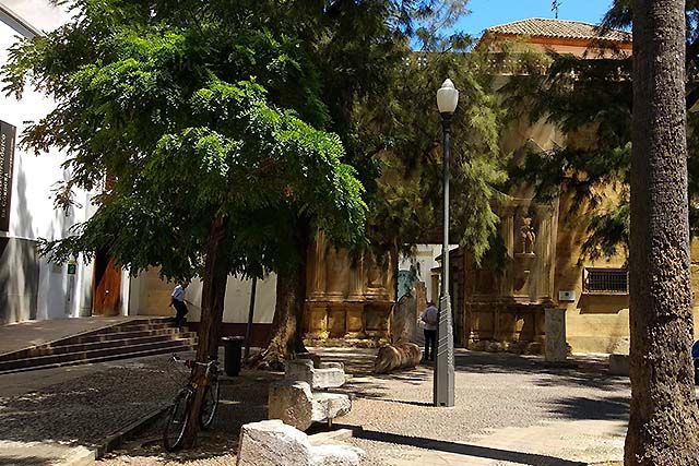 entrada del museo arqueológico de Córdoba