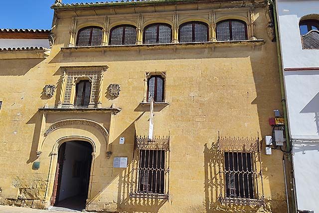 entrada al museo de bellas artes de Córdoba