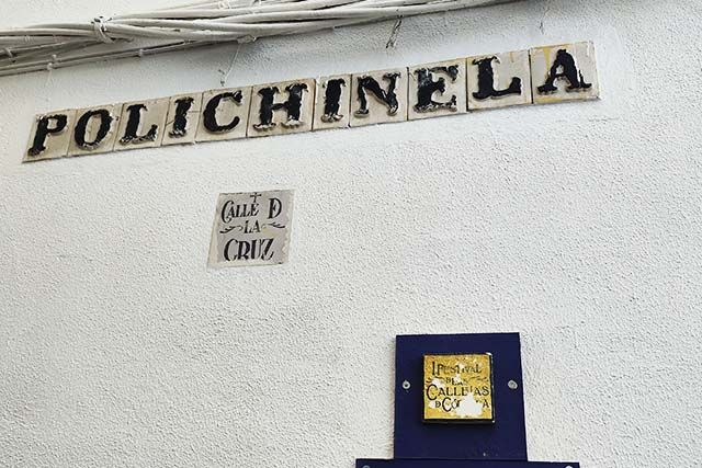 letrero de la calleja de Polichinela o Calle de la Cruz