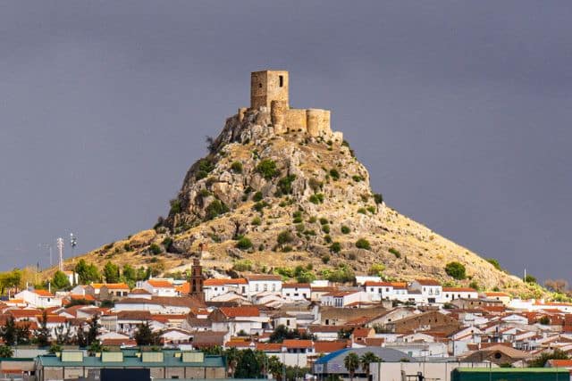Vistas del castillo de Belmez en lo alto del cerro
