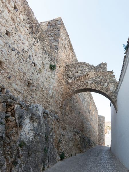 Arco cercano al castillo de Doña Mencía en Córdoba