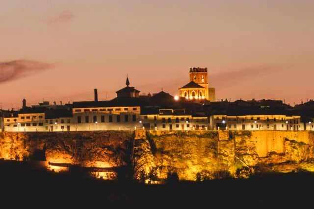 Vistas nocturnas del castillo de Priego de Córdoba