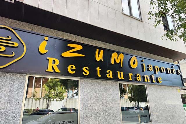 fachada del restaurante japonés Izumo