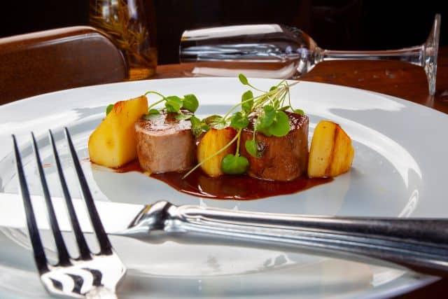 plato en restaurante de alta cocina en Córdoba, España