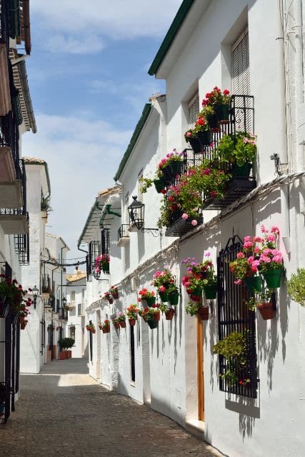 Vistas de una calle del barrio de La Villa en Priego de Córdoba