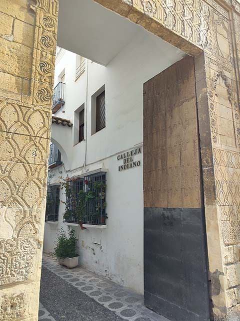 fachada gótico mudéjar de la calleja del Indiano en Córdoba