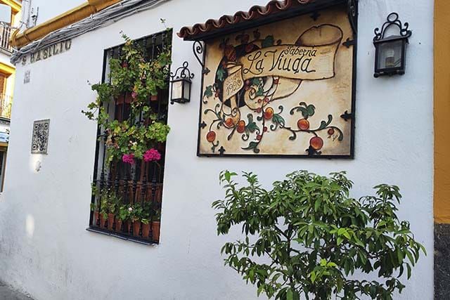 entrada de la taberna la Viuda en Córdoba