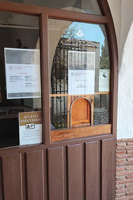 acceso a Las Ermitas (horarios, precio, etc)