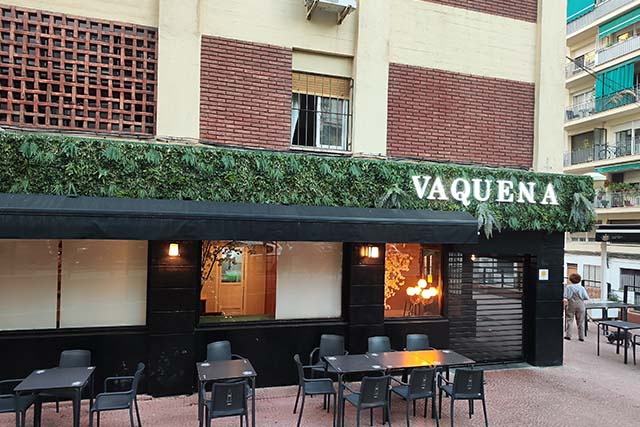 fachada del restaurante hamburguesería Vaquena en Córdoba