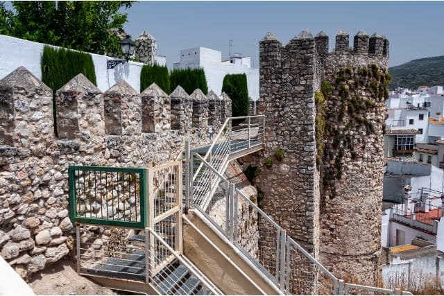 murallas de Cabra y torre
